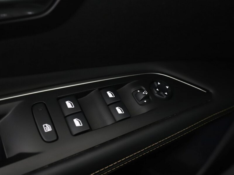 Peugeot 3008 GT-Line navi kamera virtual Bluetooth FullLED tempomat II (2016-)