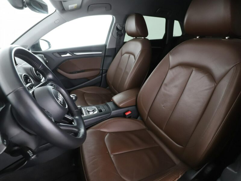 Audi A3 skóra navi grzane fotele Bluetooth climatronic LED PDC tempomat 8Y