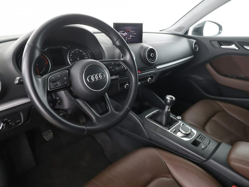 Audi A3 skóra navi grzane fotele Bluetooth climatronic LED PDC tempomat 8Y