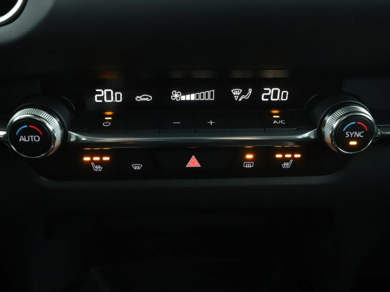 Mazda CX-30 FV23% full LED navi kamera i czujniki parkowania grzane fotele