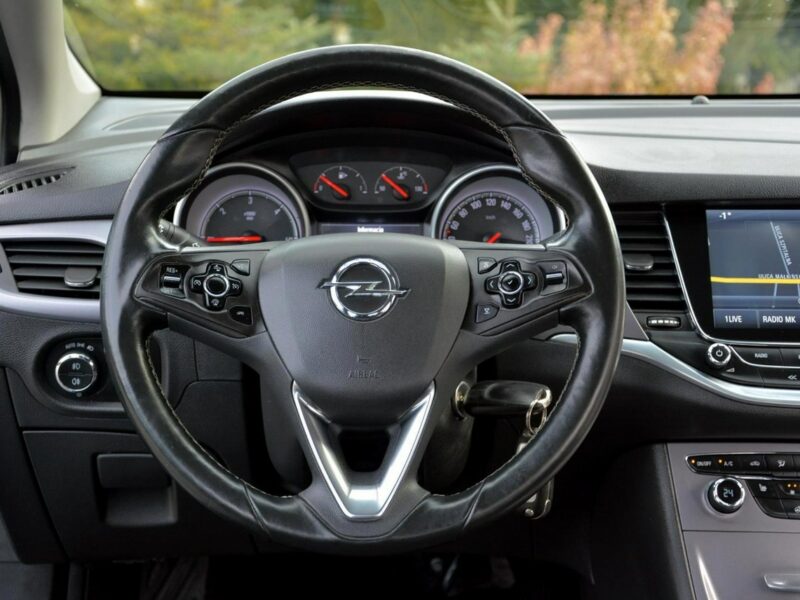 Opel Astra Xenon Ledy Duża Navi Klimatronic Grz. kierownica As. Pasa 2xParktr. K (2015-2021)