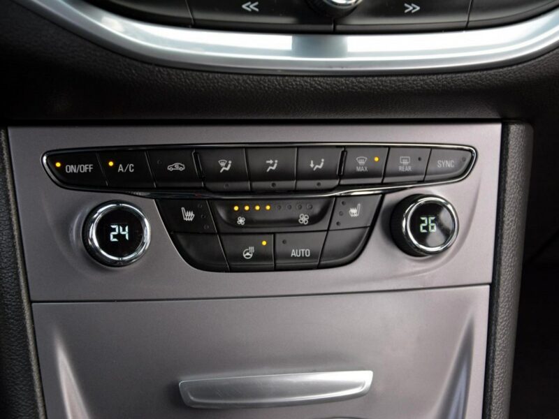 Opel Astra Xenon Ledy Duża Navi Klimatronic Grz. kierownica As. Pasa 2xParktr. K (2015-2021)
