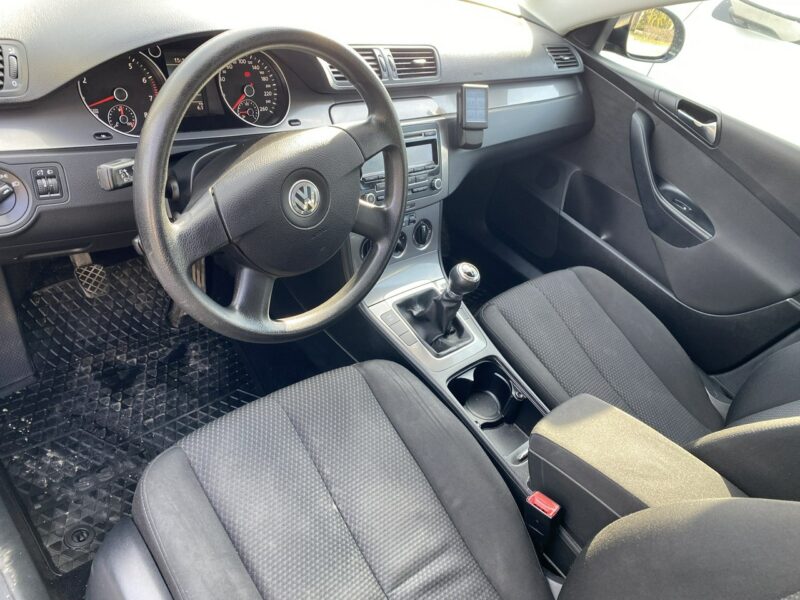 Volkswagen Passat 1,4b, CLIMAtic, podgrzewane fotele, nowe opony wielosezenowe B6 (2005-2010)