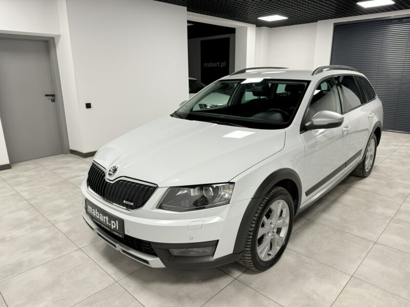 Škoda Octavia SCOUT 2.0 TDI 184KM*DSG*4x4*AppleCar*Bi-Xenon*Duża Navi*Tempomat*Black III (2013-)