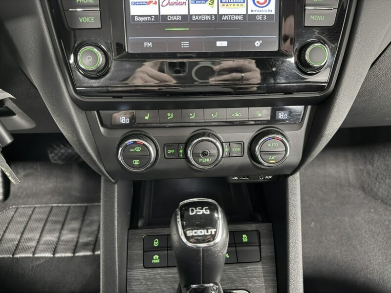Škoda Octavia SCOUT 2.0 TDI 184KM*DSG*4x4*AppleCar*Bi-Xenon*Duża Navi*Tempomat*Black III (2013-)