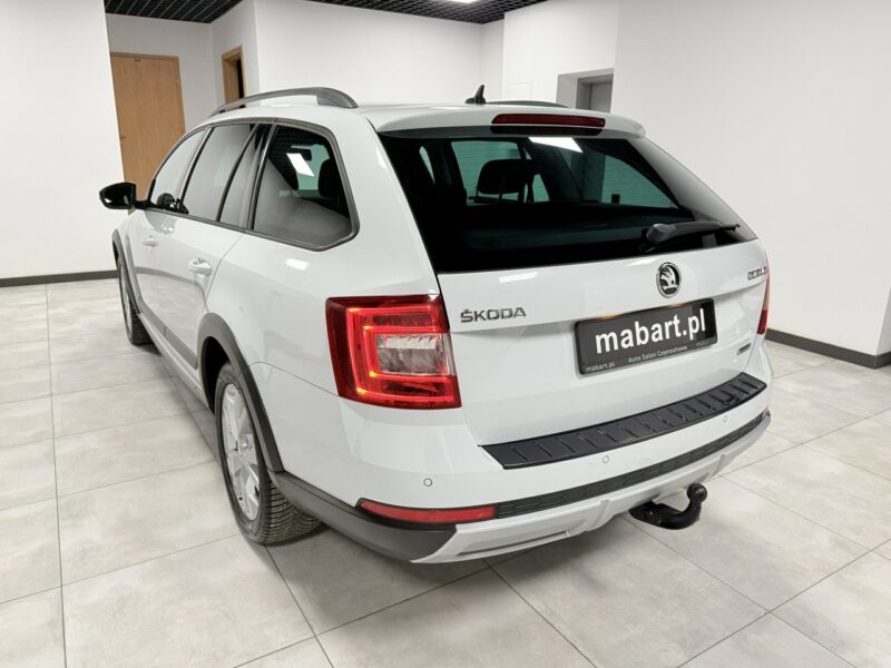 Škoda Octavia SCOUT 2.0 TDI 184KM*DSG*4x4*AppleCar*Bi-Xenon*Duża Navi*Tempomat*Black III (2013-)