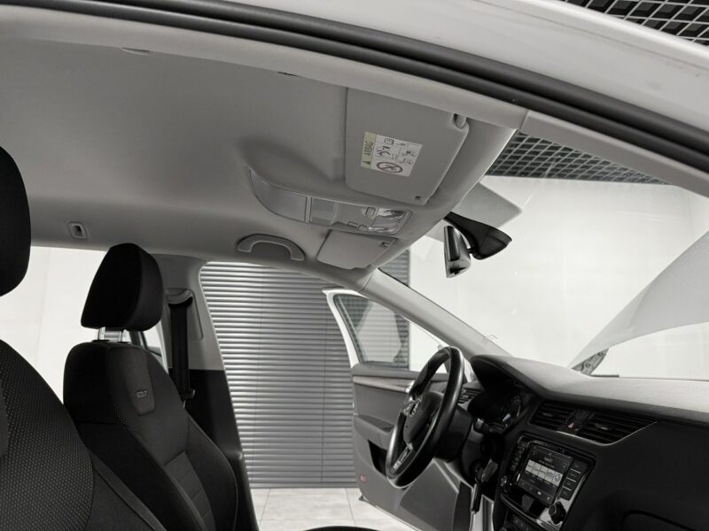 Škoda Octavia SCOUT 2.0 TDI 184KM*DSG*4x4*AppleCar*Bi-Xenon*Duża Navi*Tempomat*Black III (2013-)