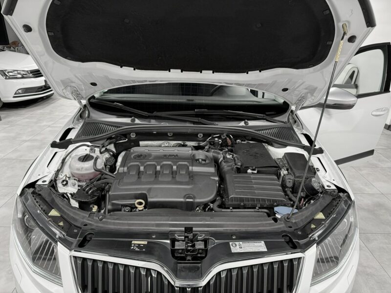Škoda Octavia SCOUT 2.0 TDI 184KM*DSG*4x4*AppleCar*Bi-Xenon*Duża Navi*Tempomat*Black III (2013-)