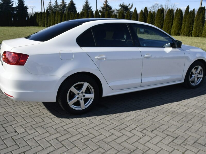 Volkswagen Jetta 2,0 Benz MPI. Automat.Serwis.Klimatyzacja.El.szyby.Centralka,kredyt. A6 (2010-)