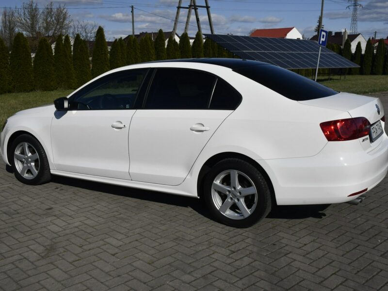 Volkswagen Jetta 2,0 Benz MPI. Automat.Serwis.Klimatyzacja.El.szyby.Centralka,kredyt. A6 (2010-)