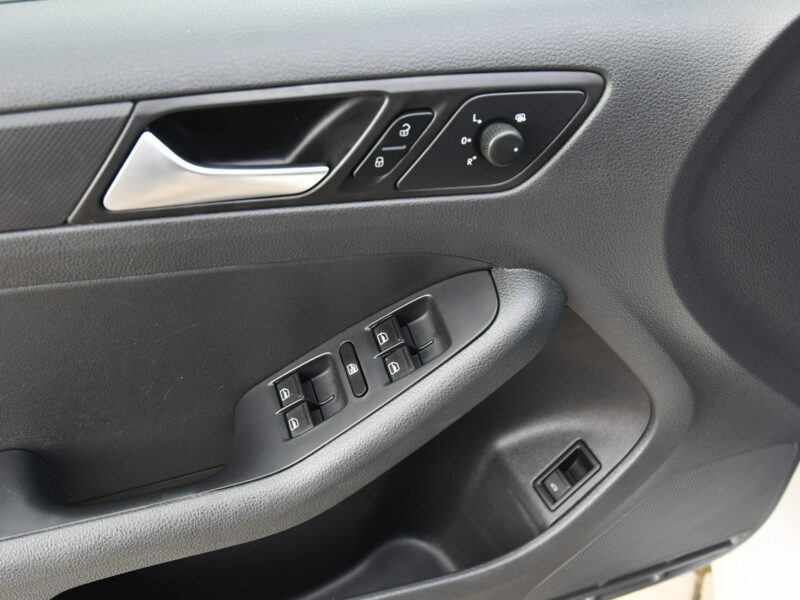 Volkswagen Jetta 2,0 Benz MPI. Automat.Serwis.Klimatyzacja.El.szyby.Centralka,kredyt. A6 (2010-)