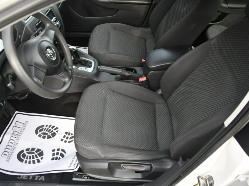 Volkswagen Jetta 2,0 Benz MPI. Automat.Serwis.Klimatyzacja.El.szyby.Centralka,kredyt. A6 (2010-)