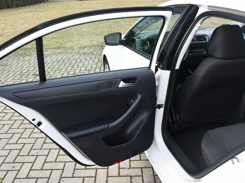 Volkswagen Jetta 2,0 Benz MPI. Automat.Serwis.Klimatyzacja.El.szyby.Centralka,kredyt. A6 (2010-)