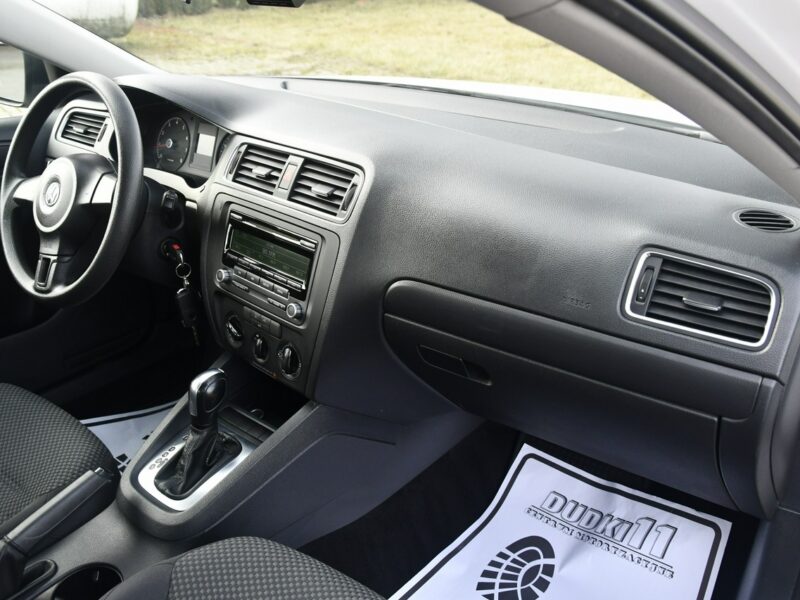 Volkswagen Jetta 2,0 Benz MPI. Automat.Serwis.Klimatyzacja.El.szyby.Centralka,kredyt. A6 (2010-)