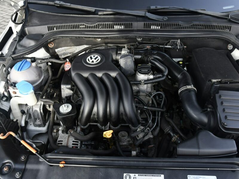 Volkswagen Jetta 2,0 Benz MPI. Automat.Serwis.Klimatyzacja.El.szyby.Centralka,kredyt. A6 (2010-)