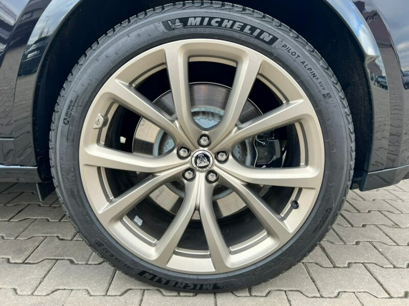 Jaguar F-PACE F-Pace 5.0 V8 S/C 550 KM AWD Auto SVR EDITION 1988 1 Z 8 EGZEMPLARZY