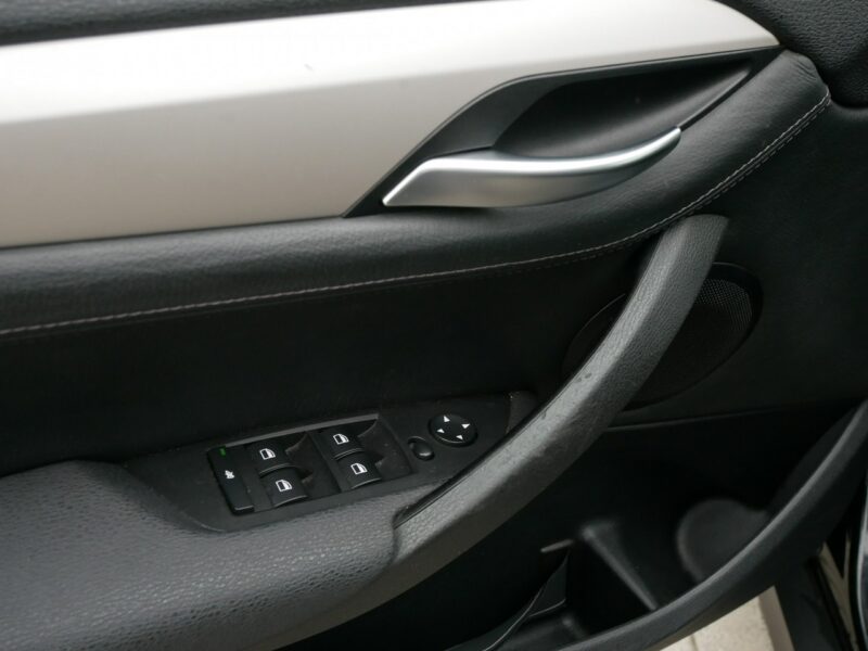 BMW X1 FL sDrive 18d 143KM [Eu5] -Skóra -Grzane fotele +Koła zimowe I (E84) (2009-2015)