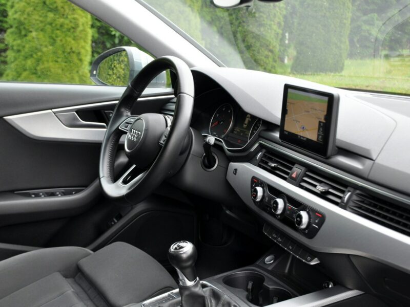 Audi A4 2.0TDI(150KM)*Lift*Xenon*Led*Duża Navi*Welur*Chrom*El.Klapa*Alu18"ASO B9 (2015-)