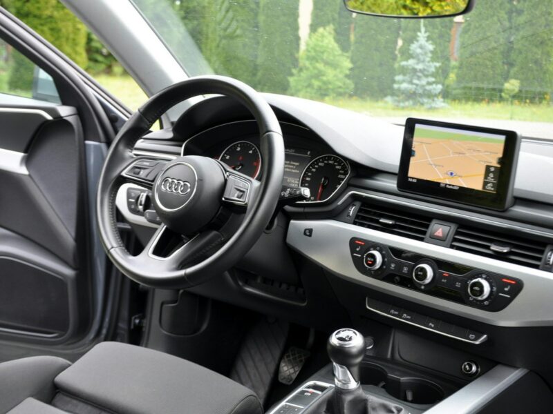 Audi A4 2.0TDI(150KM)*Lift*Xenon*Led*Duża Navi*Welur*Chrom*El.Klapa*Alu18"ASO B9 (2015-)