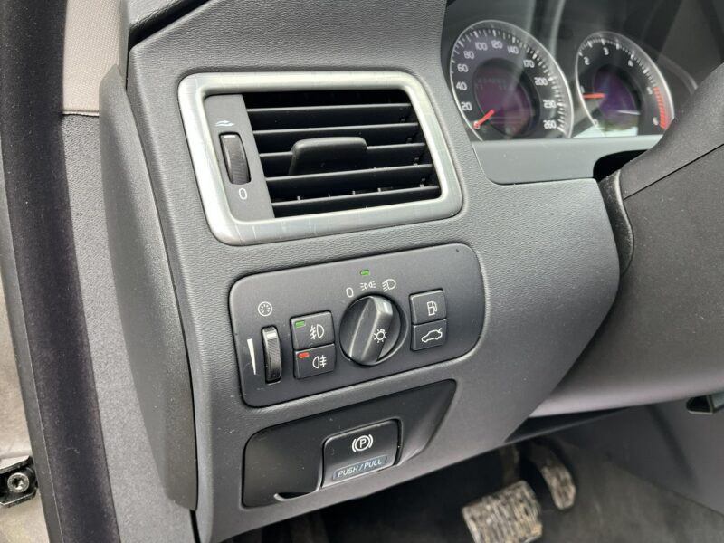 Volvo XC 70 2.4 Automat Grzane Skóry Alu Xenon Stan BDB BEzwypadkowy Opłacony III (2007-)