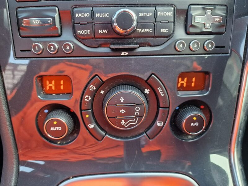 Peugeot 3008 1.6 HDI 110 KM, Klimatyzacja, Bluetooth, Alufelgi, Isofix, Dwa Klucze I (2009-2016)