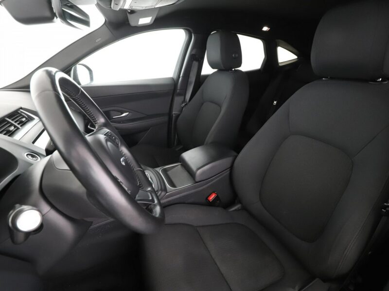 Jaguar E-Pace 2.0D Automat AWD Klimatronik Navi ACC Grzane Fotele Kamera Full LED I (2017 -)