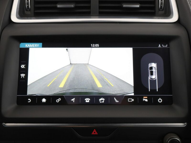Jaguar E-Pace 2.0D Automat AWD Klimatronik Navi ACC Grzane Fotele Kamera Full LED I (2017 -)