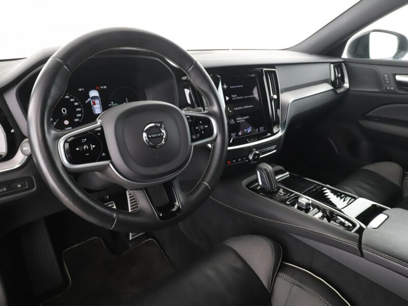 Volvo V60 F23 2.0T6 R Design AWD PHEV Navi Tempomat HarmanKardon Kamera BLIS LED II (2018-)