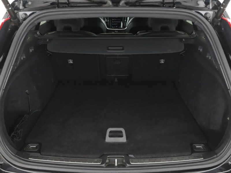 Volvo V60 F23 2.0T6 R Design AWD PHEV Navi Tempomat HarmanKardon Kamera BLIS LED II (2018-)