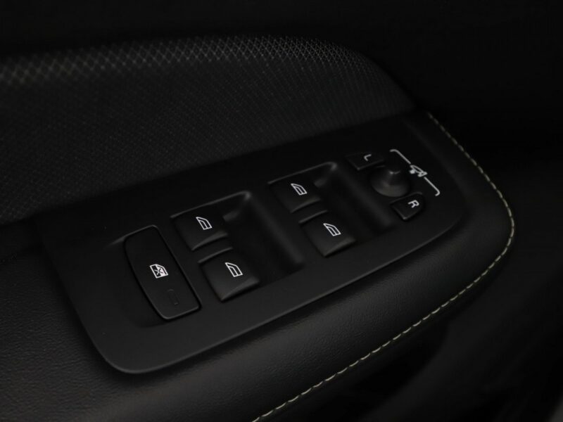 Volvo V60 F23 2.0T6 R Design AWD PHEV Navi Tempomat HarmanKardon Kamera BLIS LED II (2018-)