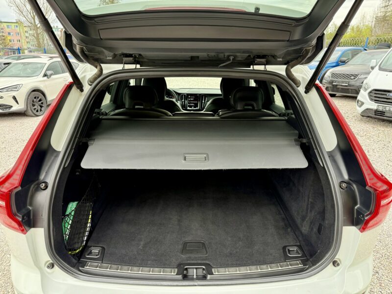 Volvo XC 60 4x4,R-DESIGN,Bogata wersja,Gwarancja II (2017-)