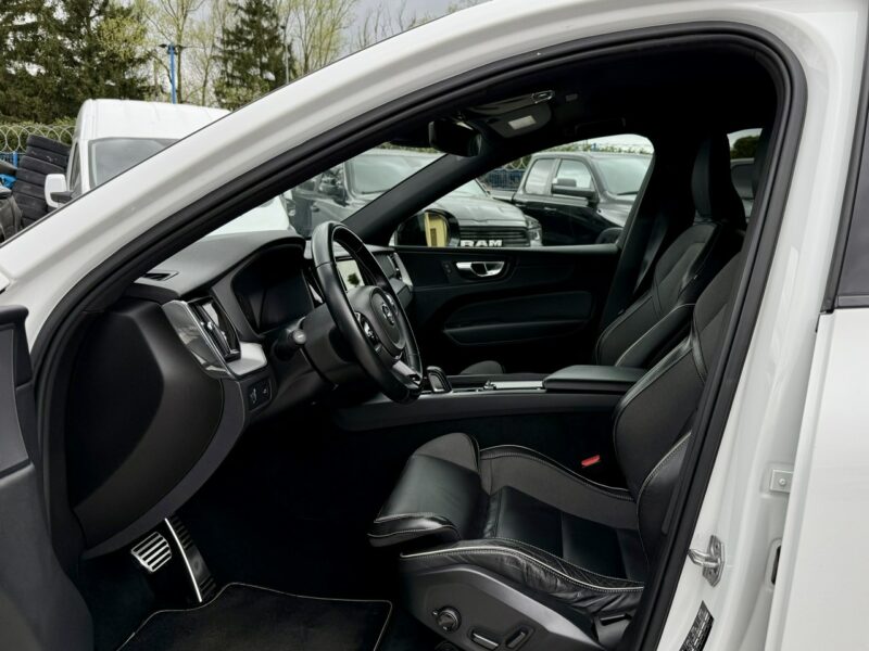 Volvo XC 60 4x4,R-DESIGN,Bogata wersja,Gwarancja II (2017-)