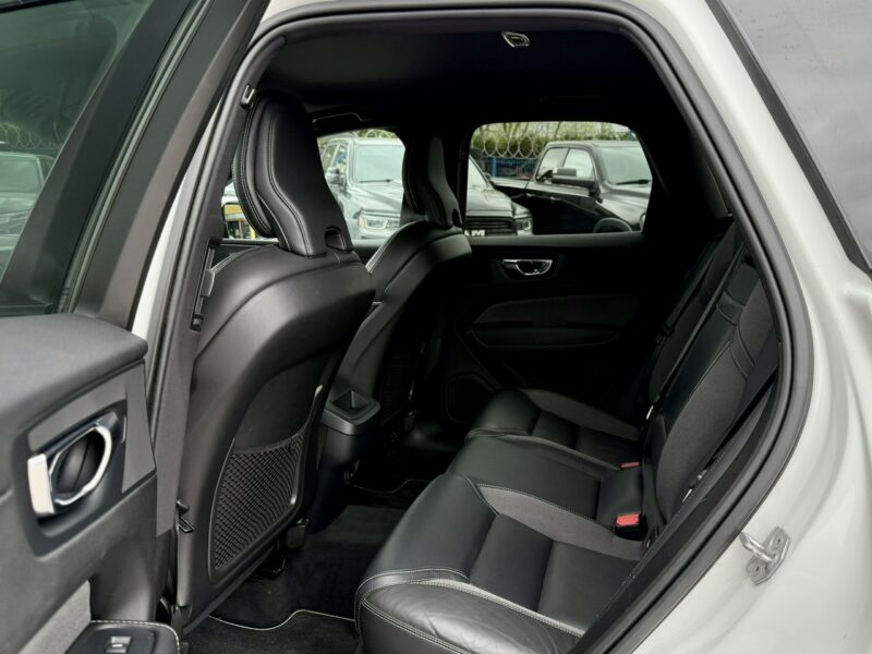 Volvo XC 60 4x4,R-DESIGN,Bogata wersja,Gwarancja II (2017-)