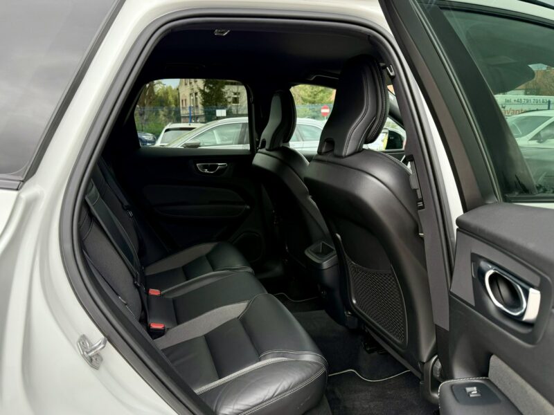 Volvo XC 60 4x4,R-DESIGN,Bogata wersja,Gwarancja II (2017-)