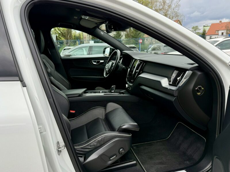 Volvo XC 60 4x4,R-DESIGN,Bogata wersja,Gwarancja II (2017-)