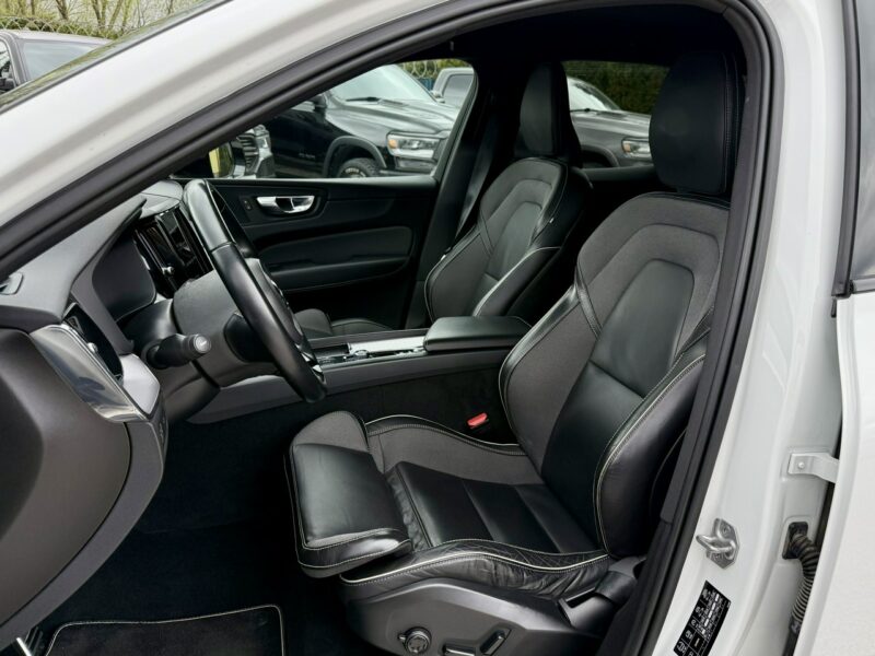 Volvo XC 60 4x4,R-DESIGN,Bogata wersja,Gwarancja II (2017-)