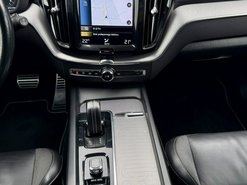 Volvo XC 60 4x4,R-DESIGN,Bogata wersja,Gwarancja II (2017-)