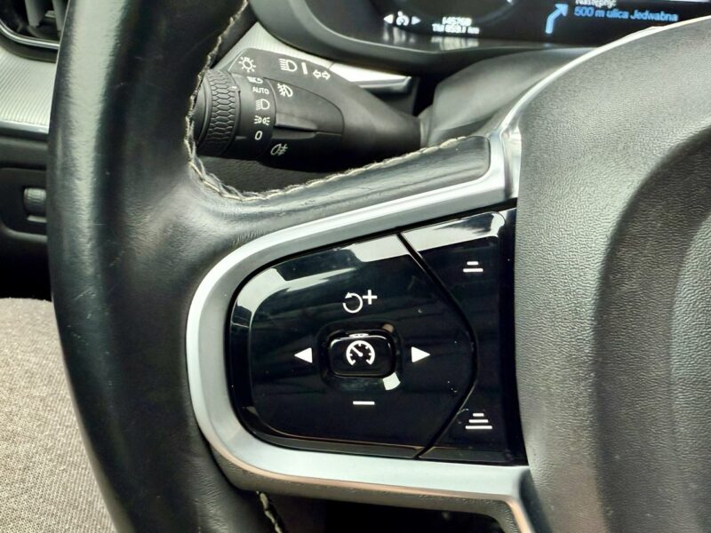 Volvo XC 60 4x4,R-DESIGN,Bogata wersja,Gwarancja II (2017-)