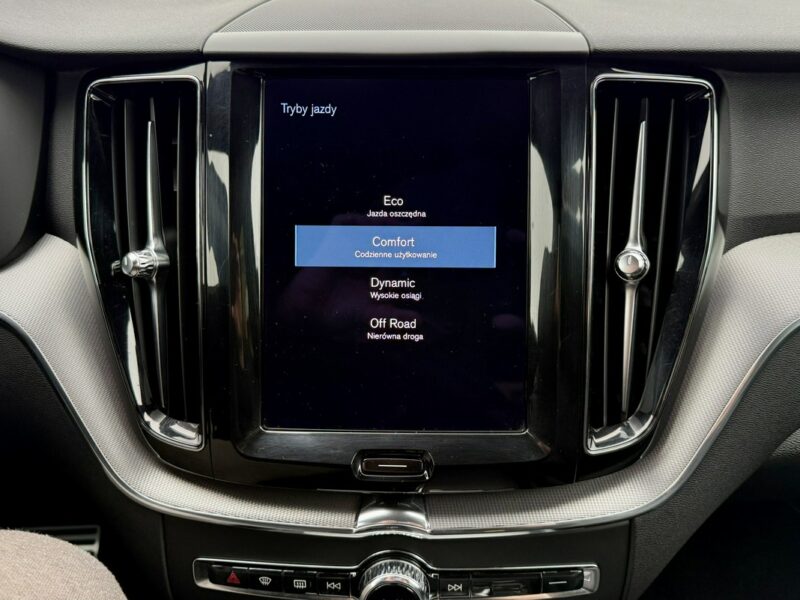 Volvo XC 60 4x4,R-DESIGN,Bogata wersja,Gwarancja II (2017-)