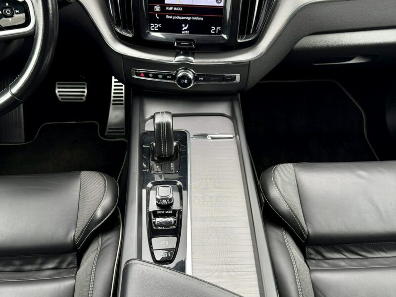 Volvo XC 60 4x4,R-DESIGN,Bogata wersja,Gwarancja II (2017-)