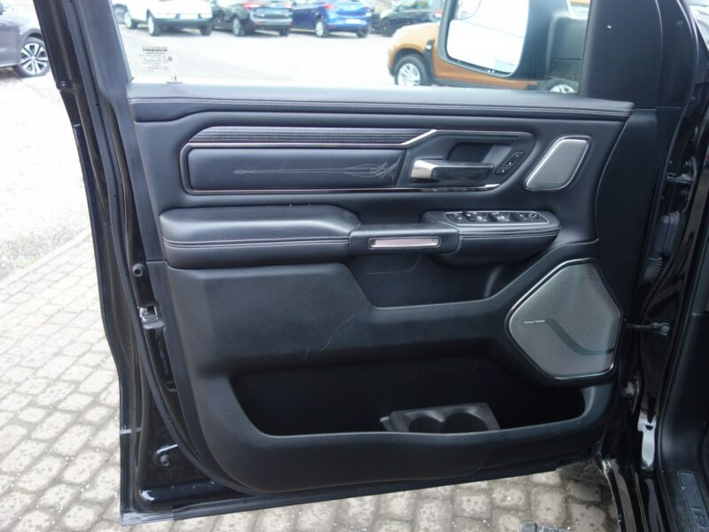 Dodge RAM DODGE RAM WERSJA LIMITED NIGHT BLACK SILNIK 5.7 BENZYNA 400km 38tys km IV (2009-)