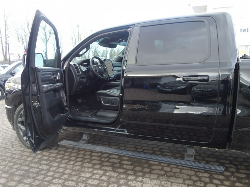 Dodge RAM DODGE RAM WERSJA LIMITED NIGHT BLACK SILNIK 5.7 BENZYNA 400km 38tys km IV (2009-)