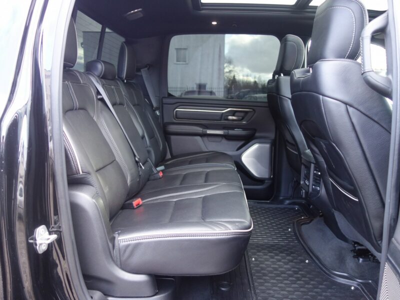 Dodge RAM DODGE RAM WERSJA LIMITED NIGHT BLACK SILNIK 5.7 BENZYNA 400km 38tys km IV (2009-)