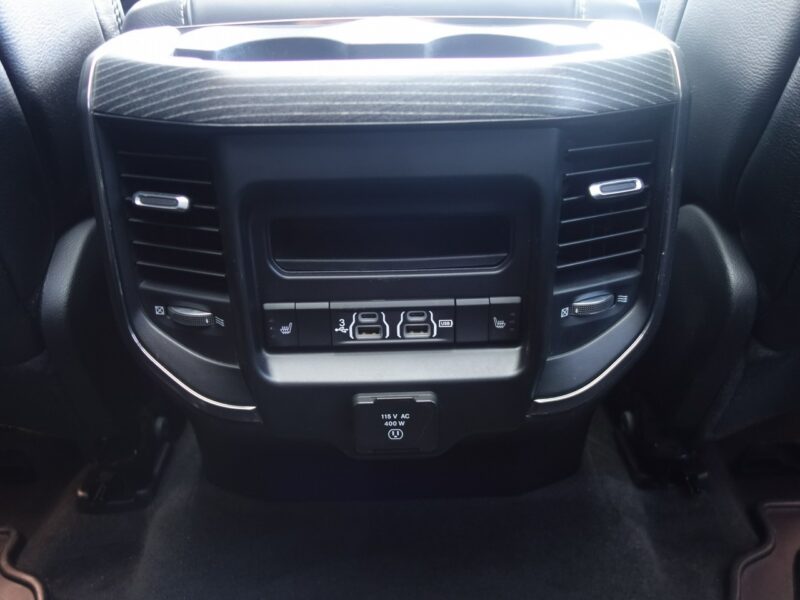 Dodge RAM DODGE RAM WERSJA LIMITED NIGHT BLACK SILNIK 5.7 BENZYNA 400km 38tys km IV (2009-)