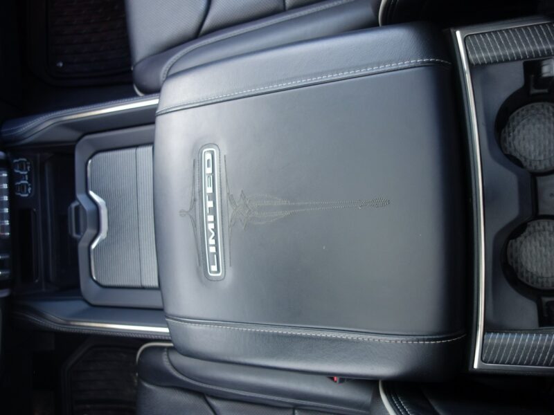 Dodge RAM DODGE RAM WERSJA LIMITED NIGHT BLACK SILNIK 5.7 BENZYNA 400km 38tys km IV (2009-)