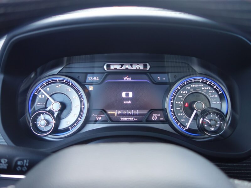 Dodge RAM DODGE RAM WERSJA LIMITED NIGHT BLACK SILNIK 5.7 BENZYNA 400km 38tys km IV (2009-)