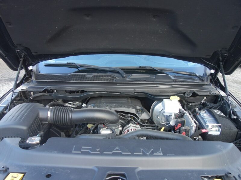Dodge RAM DODGE RAM WERSJA LIMITED NIGHT BLACK SILNIK 5.7 BENZYNA 400km 38tys km IV (2009-)
