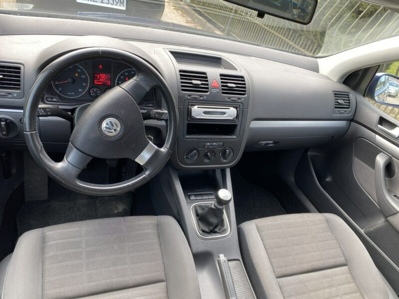 Volkswagen Golf CLIMAtic, oszczędny, hak, niezawodna benzyna, isofix, zadbany, zarej. V (2003-2008)