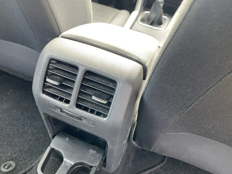 Volkswagen Golf CLIMAtic, oszczędny, hak, niezawodna benzyna, isofix, zadbany, zarej. V (2003-2008)