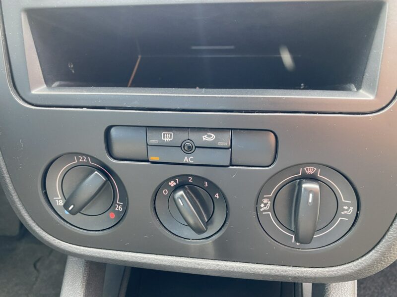 Volkswagen Golf CLIMAtic, oszczędny, hak, niezawodna benzyna, isofix, zadbany, zarej. V (2003-2008)